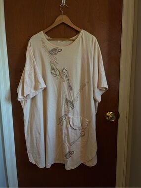 Blue Fish Pale Pink Short-Sleeve Tunic with Utensil Print